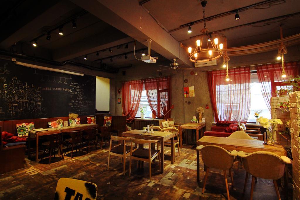Dalian Buzz Light Year Youth Hostel Ngoại thất bức ảnh