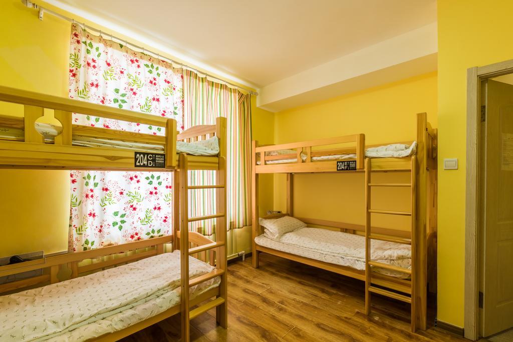 Dalian Buzz Light Year Youth Hostel Ngoại thất bức ảnh