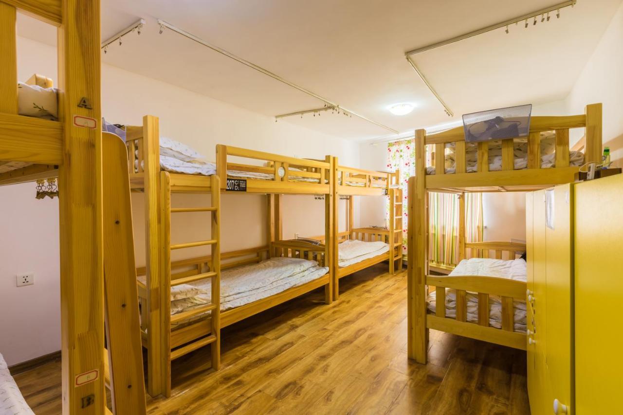 Dalian Buzz Light Year Youth Hostel Ngoại thất bức ảnh