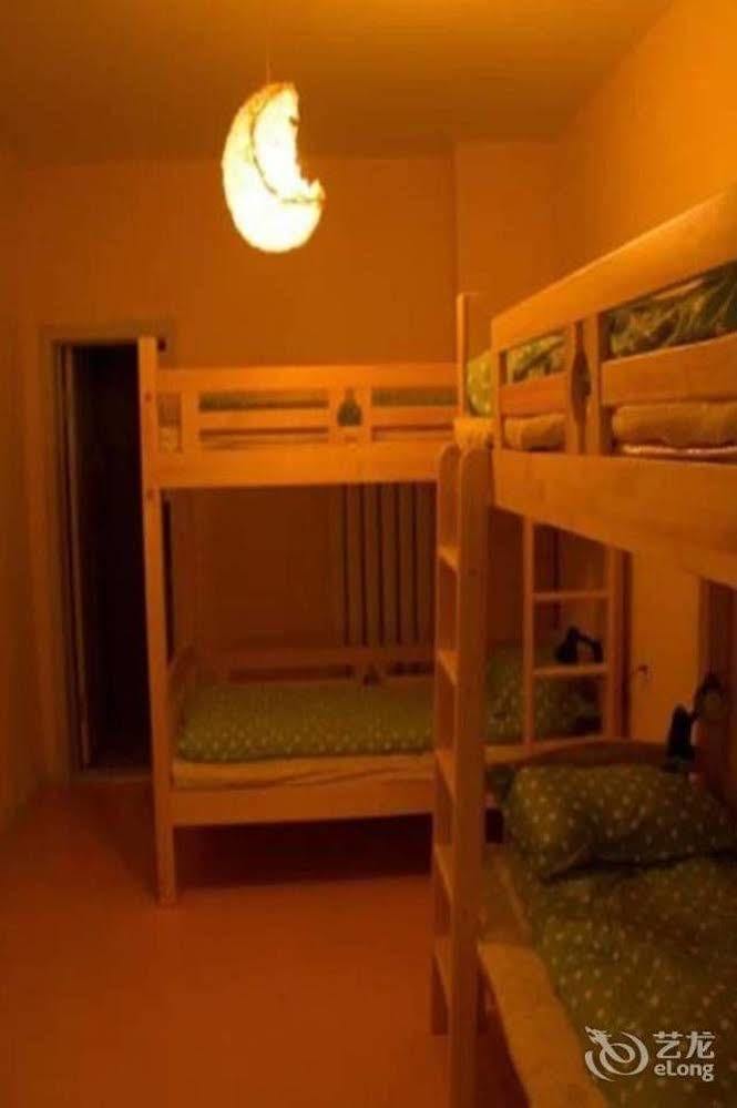 Dalian Buzz Light Year Youth Hostel Ngoại thất bức ảnh