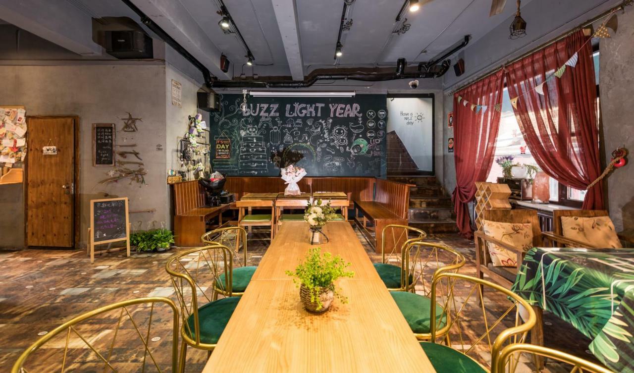Dalian Buzz Light Year Youth Hostel Ngoại thất bức ảnh